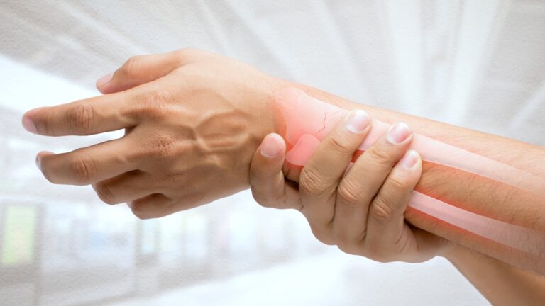 Sprains, Strains, and Broken Bones: When to Visit the ER